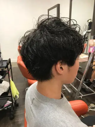 ショート カラー パーマ メンズ デザインカラー🌈 高木リョウのヘアスタイル