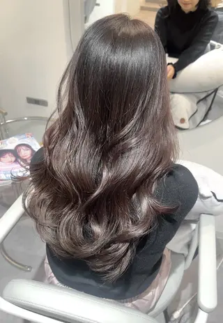 ロング カラー 近藤 若菜のヘアスタイル