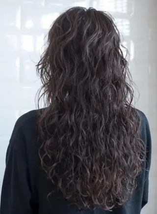 ロング 佐藤 貴太のヘアスタイル