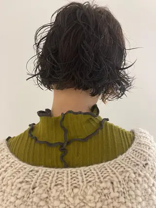 ショート パーマ oma 袮次金 鈴香のヘアスタイル