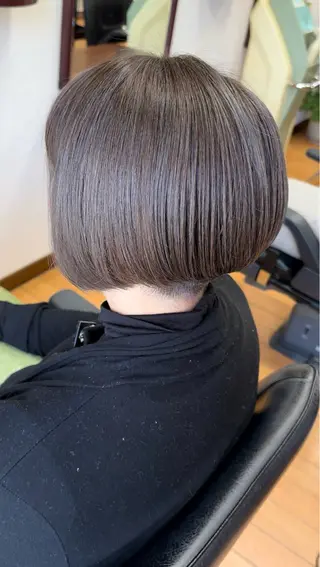 ショート カラー Litmus hair salon所属・二子玉川/脱白髪染 /髪質改善/ソーエンのヘアスタイル