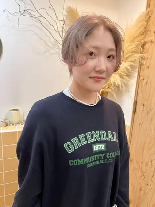 ショート カラー パーマ 顔周りレイヤー/韓国 ブリーチminamiのヘアスタイル