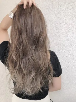 ロング カラー ✴️Siesta✴️ 透明感ヘアカラーのヘアスタイル