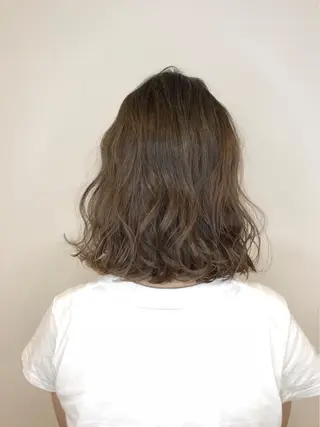 ミディアム カラー ボブ・レイヤーカット 吉敷航一のヘアスタイル