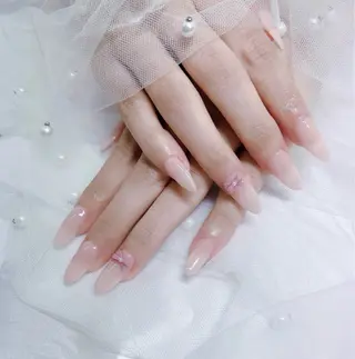 ネイル Ranon所属・ᴿᴬᴺᴼᴺ 🤍 𝐴𝑌𝐴𝐾𝐴のネイルデザイン