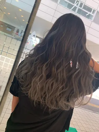 カラー N° jillva ♦️川端裕司♦️のヘアスタイル