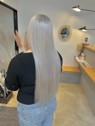 ロング カラー ハイトーンカラ ー/小川のヘアスタイル