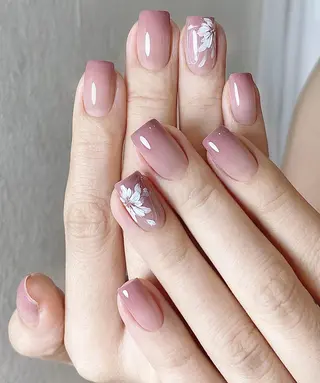 ネイル AB マツエクネイルサロンのネイルデザイン