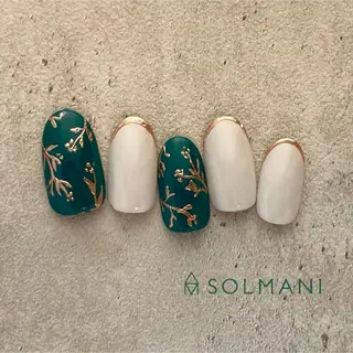 ネイル SOLMANI 予約担当のネイルデザイン