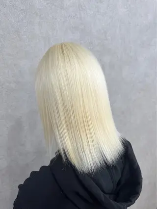 ミディアム ハイトーン・ブリーチ ムラ修正　八須　錬のヘアスタイル