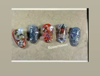 ネイル フラワー ムーンのネイルデザイン