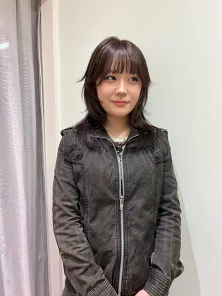 ミディアム カラー 松村 澪里のヘアスタイル