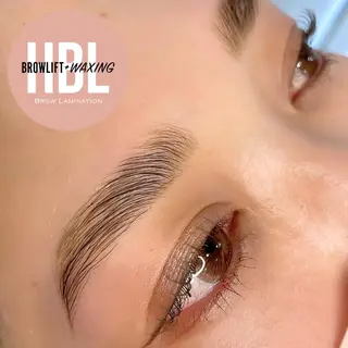 マツエク・マツパ アイブロウ ANDO HIKARIのヘアスタイル