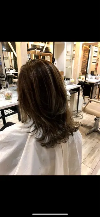 ミディアム カラー 川口 葉月のヘアスタイル