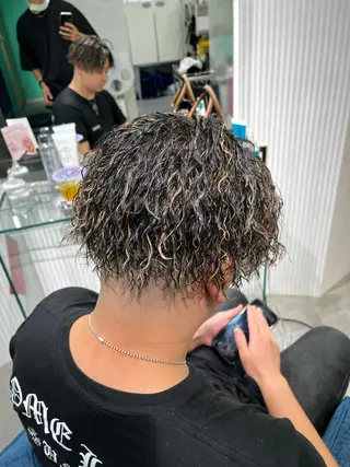ミディアム カラー パーマ メンズ &CREW スタッフのヘアスタイル