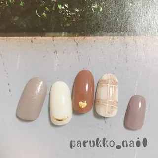 ネイル 爪工房ぱるっこ所属・川岡 香を里のネイルデザイン