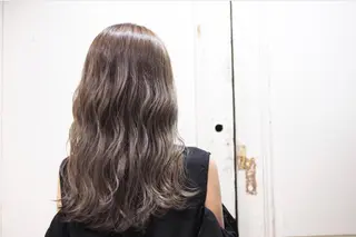 セミロング カラー 難波 茜のヘアスタイル