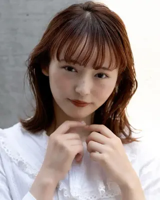 ミディアム カラー 🎀ハイトーン/レイ ヤー/Reina🎀のヘアスタイル