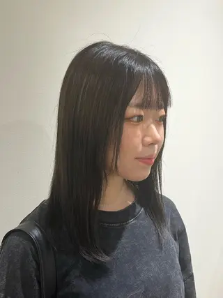 セミロング カラー 徳浜 睦希のヘアスタイル