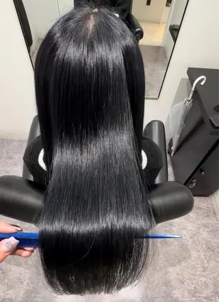 ロング Mio｜ぱつっとボブ ｜髪質改善ストレートのヘアスタイル