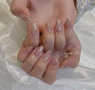 ネイル 𝘙𝘪𝘰𝘯𝘢 ...🕯🤍のネイルデザイン