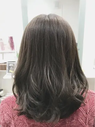ミディアム カラー 小沢 佑次のヘアスタイル