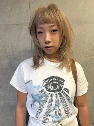 ミディアム レイヤーカット\ウル フ　chinatsuのヘアスタイル