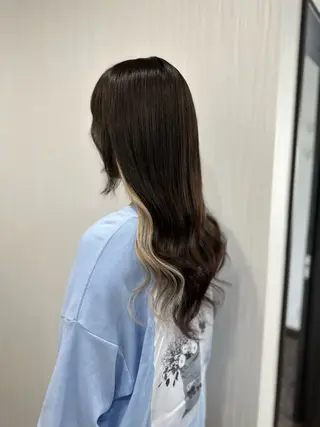 ロング TOMOMI /フロレゾンのヘアスタイル