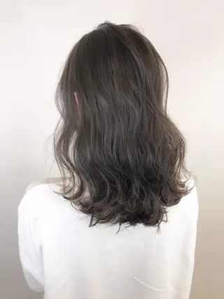 カラー 濱川 佳奈のヘアスタイル