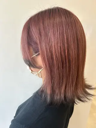 カラー YoLo.所属・村上 ななみのヘアスタイル
