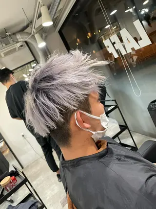 ショート カラー メンズ 難波ブリーチカラー 伊藤洋輝のヘアスタイル