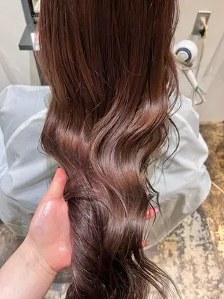 カラー Neale. ナナカのヘアスタイル