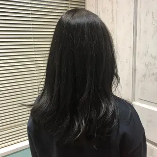 カラー 伊東 彩花のヘアスタイル