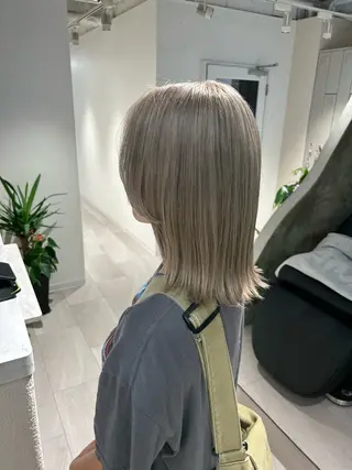 ミディアム ior北千住【イオール】所属・YU(ハイトーン/ ブリーチカラー)のヘアスタイル