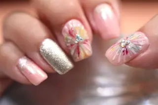 ネイル ママリンド　志村坂上店所属・しみ えんのネイルデザイン