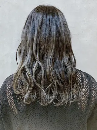 ミディアム カラー MOU namba ムウナンバのヘアスタイル