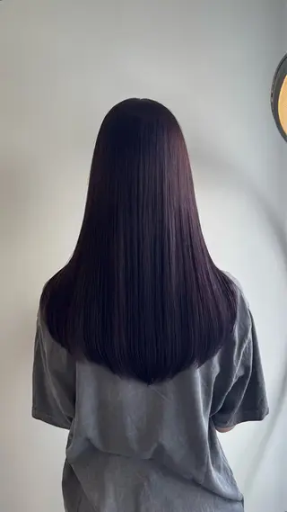 カラー ピエドプール NINAのヘアスタイル
