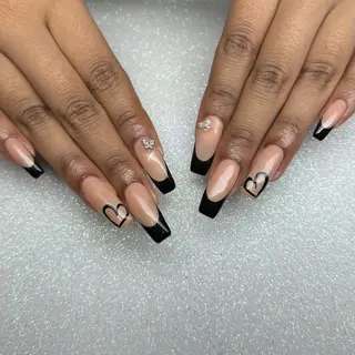 ネイル VIERU 🌈🎀💖のネイルデザイン