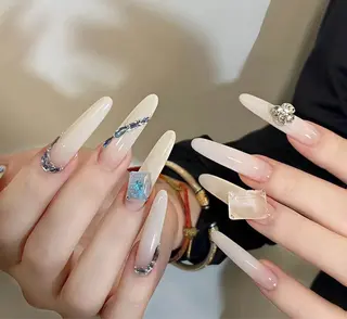 ネイル 相沢 さやかのネイルデザイン