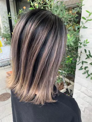 ミディアム 中谷 明日香のヘアスタイル