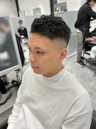 ショート カラー パーマ メンズ kiitos所属・関西センターパート メンズモデル募集のヘアスタイル