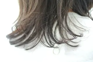 カラー 樋口 千尋のヘアスタイル