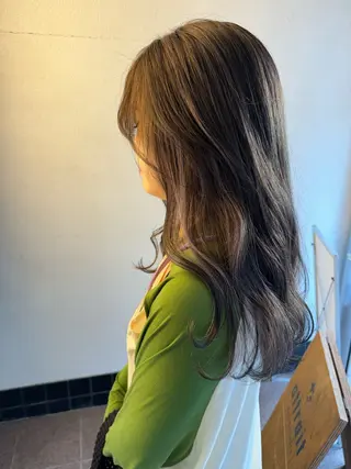 ロング カラー ヘアアレンジ 宮川 愛美のヘアスタイル