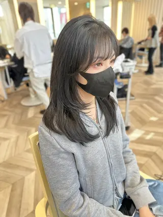 セミロング ベージュ/インナー カラー🤍Rieのヘアスタイル