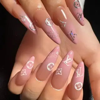 ロング M. freenailのネイルデザイン