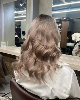 ロング カラー ブリーチ&似合せボブ 田中寛十のヘアスタイル