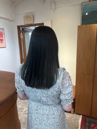 カラー aiko【艶カラー ・ミニモ年内で終了】のヘアスタイル