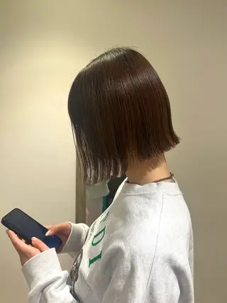 ショート カラー 切りっぱなしボブ 艶カラー🌷江梨🍎のヘアスタイル