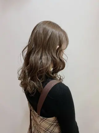 セミロング カラー ノーブル美容室イオン高橋店所属・鈴木 純子のヘアスタイル