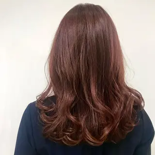 ミディアム カラー いけだ　ひかり ハイライトくびれヘアのヘアスタイル